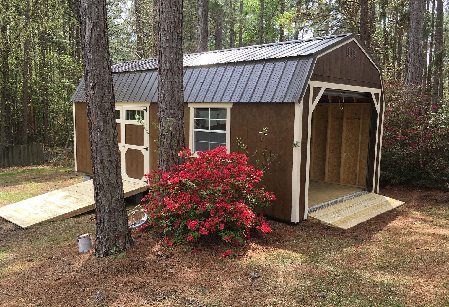 lofted-garage-in-woods