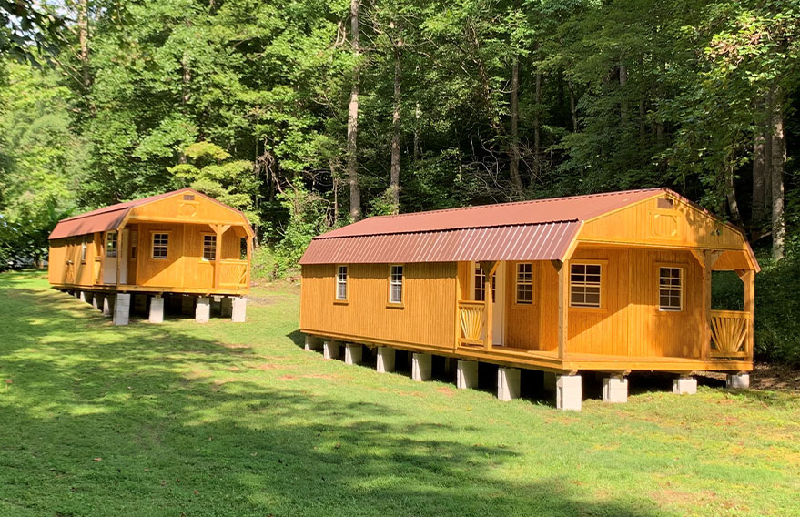 Deluxe Lofted Cabins Backyard Outers